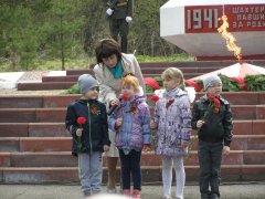 Митинг  у мемориала памяти погибшим шахтерам в Великой Отечественной войне