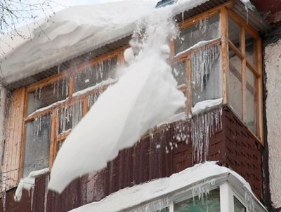Осторожно! Сход снега с крыш.