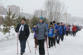 В Осинниках состоялся фестиваль скандинавской ходьбы, приуроченный к Международному женскому дню